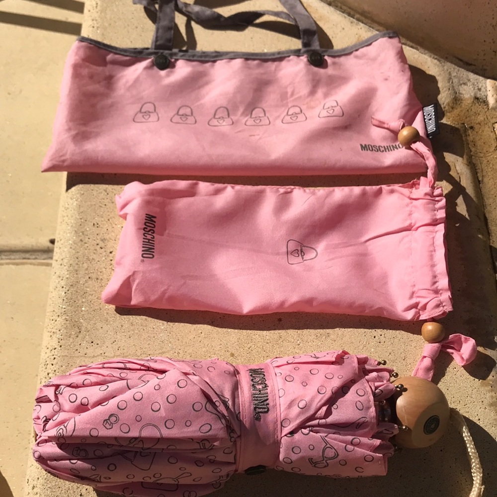 Moschino pink umbrella